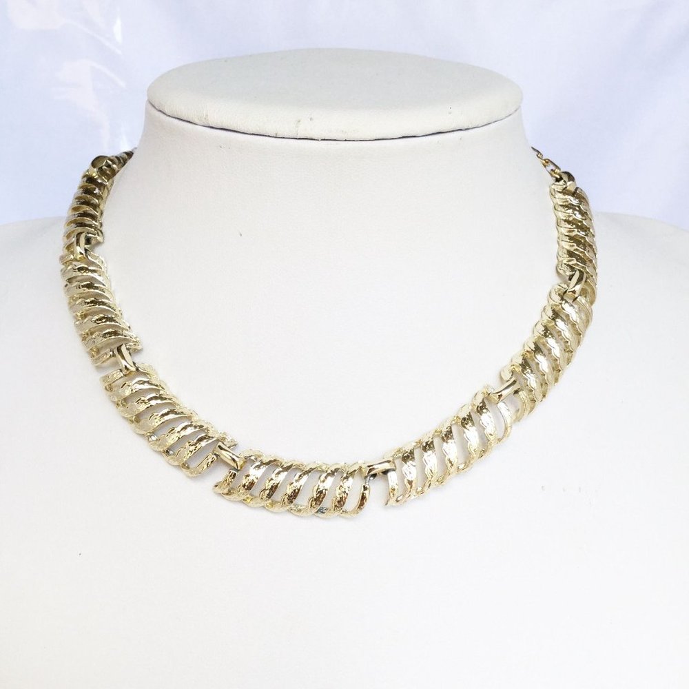 Coro Choker Necklace Gold Tone Collar Ornate Mint Condition Statement Jewelry